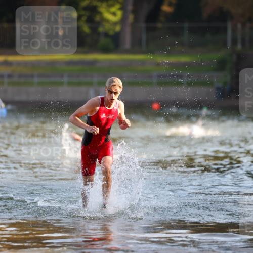 08.09.2024 - Stadtparktriathlon Michael Strokosch http://msf.ph/oto/7013159 08.09.2024 08:43:43 Schwimmen 8 meine-sportfotos.de