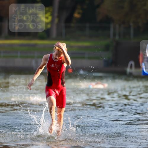 08.09.2024 - Stadtparktriathlon Michael Strokosch http://msf.ph/oto/7013175 08.09.2024 08:43:44 Schwimmen 8 meine-sportfotos.de