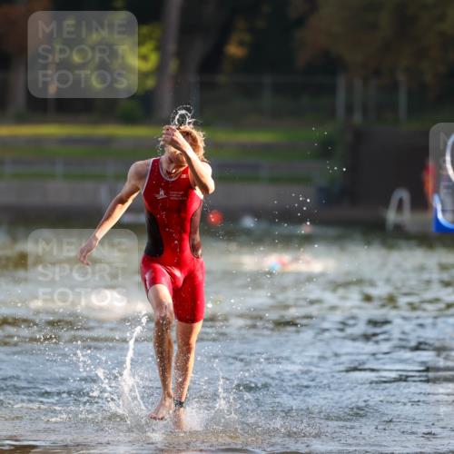 08.09.2024 - Stadtparktriathlon Michael Strokosch http://msf.ph/oto/7013182 08.09.2024 08:43:45 Schwimmen 8, 13 meine-sportfotos.de