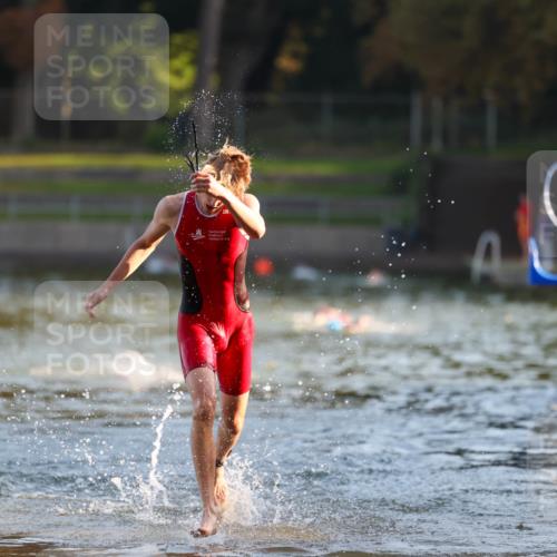 08.09.2024 - Stadtparktriathlon Michael Strokosch http://msf.ph/oto/7013189 08.09.2024 08:43:45 Schwimmen 8, 13 meine-sportfotos.de