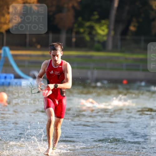 08.09.2024 - Stadtparktriathlon Michael Strokosch http://msf.ph/oto/7013300 08.09.2024 08:43:57 Schwimmen 13 meine-sportfotos.de