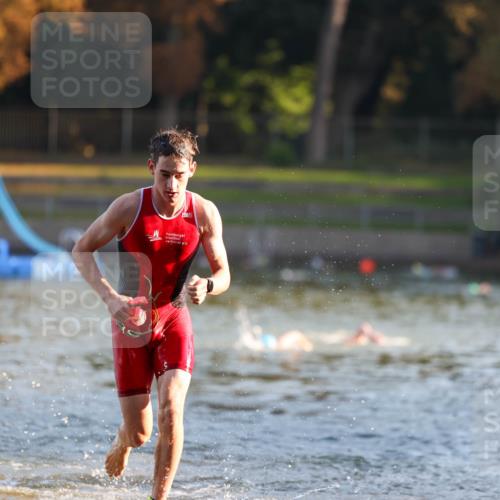 08.09.2024 - Stadtparktriathlon Michael Strokosch http://msf.ph/oto/7013312 08.09.2024 08:43:58 Schwimmen 13 meine-sportfotos.de