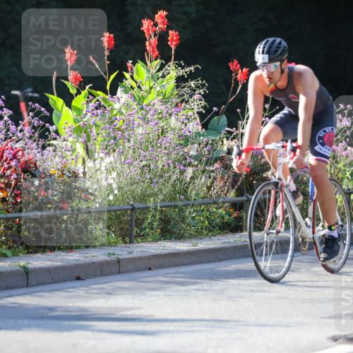 08.09.2024 - Stadtparktriathlon Zöllner http://msf.ph/oto/7013318 08.09.2024 09:14:09 Radfahren 3, 33, 39, 51, 62, 77, 78, 91, 102, 105, 143, 158, 162, 164, 166 meine-sportfotos.de