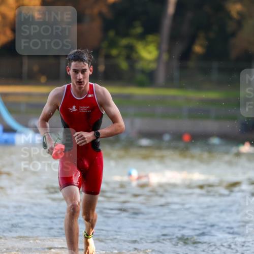 08.09.2024 - Stadtparktriathlon Michael Strokosch http://msf.ph/oto/7013320 08.09.2024 08:43:58 Schwimmen 13 meine-sportfotos.de