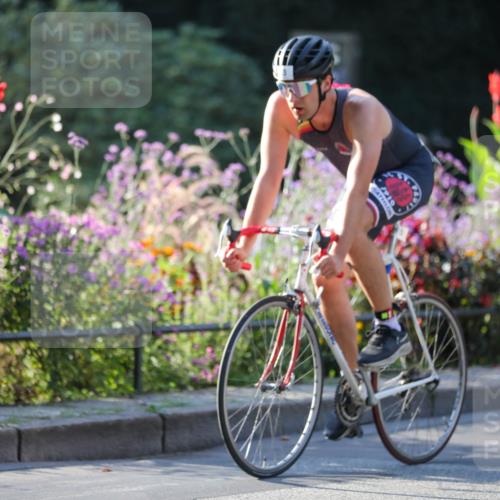 08.09.2024 - Stadtparktriathlon Zöllner http://msf.ph/oto/7013329 08.09.2024 09:14:09 Radfahren 3, 33, 39, 51, 62, 77, 78, 91, 102, 105, 143, 158, 162, 164, 166 meine-sportfotos.de