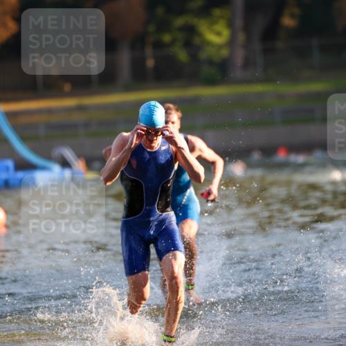 08.09.2024 - Stadtparktriathlon Michael Strokosch http://msf.ph/oto/7013483 08.09.2024 08:44:16 Schwimmen 7, 10 meine-sportfotos.de