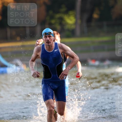 08.09.2024 - Stadtparktriathlon Michael Strokosch http://msf.ph/oto/7013507 08.09.2024 08:44:18 Schwimmen 7, 10 meine-sportfotos.de