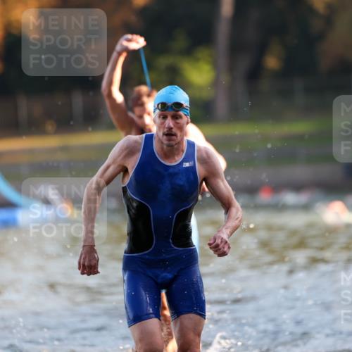 08.09.2024 - Stadtparktriathlon Michael Strokosch http://msf.ph/oto/7013520 08.09.2024 08:44:18 Schwimmen 7, 10 meine-sportfotos.de