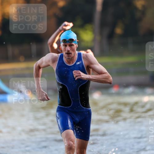 08.09.2024 - Stadtparktriathlon Michael Strokosch http://msf.ph/oto/7013526 08.09.2024 08:44:18 Schwimmen 7, 10 meine-sportfotos.de
