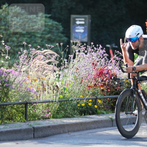 08.09.2024 - Stadtparktriathlon Zöllner http://msf.ph/oto/7013553 08.09.2024 09:14:53 Radfahren 16, 34, 46, 67, 93, 115, 120, 178 meine-sportfotos.de