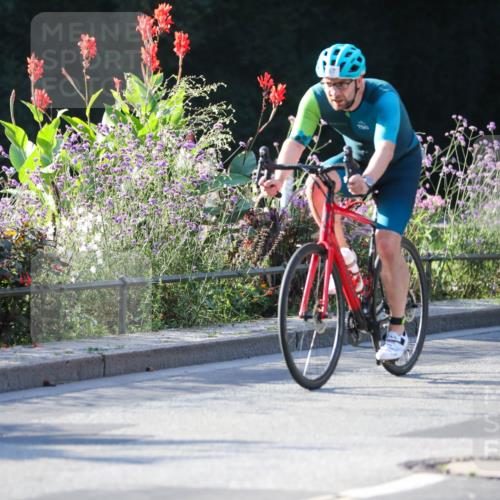 08.09.2024 - Stadtparktriathlon Zöllner http://msf.ph/oto/7013602 08.09.2024 09:14:58 Radfahren 16, 34, 46, 67, 93, 103, 120, 160, 178 meine-sportfotos.de