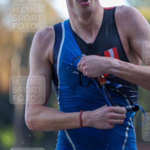 08.09.2024 - Stadtparktriathlon Michael Strokosch http://msf.ph/oto/7013608 08.09.2024 08:44:21 Schwimmen 7, 10 meine-sportfotos.de