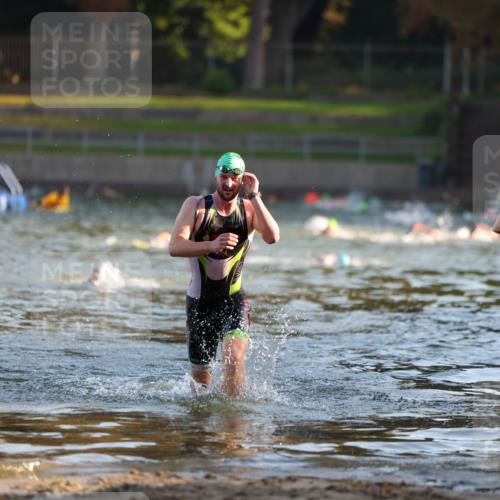 08.09.2024 - Stadtparktriathlon Michael Strokosch http://msf.ph/oto/7013638 08.09.2024 08:44:56 Schwimmen 69 meine-sportfotos.de