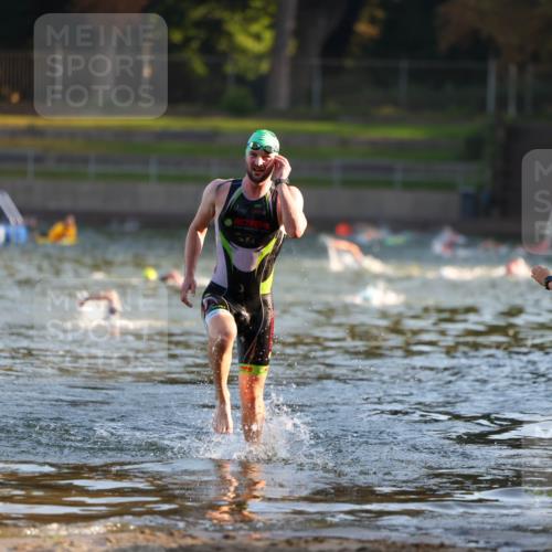 08.09.2024 - Stadtparktriathlon Michael Strokosch http://msf.ph/oto/7013646 08.09.2024 08:44:57 Schwimmen 69 meine-sportfotos.de