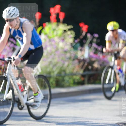 08.09.2024 - Stadtparktriathlon Zöllner http://msf.ph/oto/7013663 08.09.2024 09:15:06 Radfahren 15, 21, 35, 40, 44, 54, 63, 76, 103, 160 meine-sportfotos.de