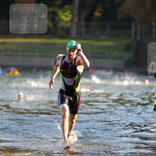 08.09.2024 - Stadtparktriathlon Michael Strokosch http://msf.ph/oto/7013673 08.09.2024 08:44:58 Schwimmen 69 meine-sportfotos.de