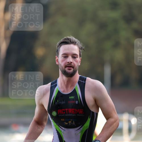 08.09.2024 - Stadtparktriathlon Michael Strokosch http://msf.ph/oto/7013713 08.09.2024 08:45:01 Schwimmen 69, 87 meine-sportfotos.de
