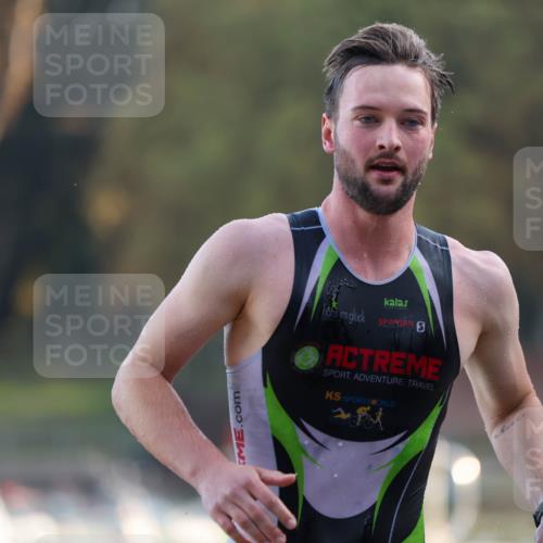 08.09.2024 - Stadtparktriathlon Michael Strokosch http://msf.ph/oto/7013715 08.09.2024 08:45:01 Schwimmen 69, 87 meine-sportfotos.de