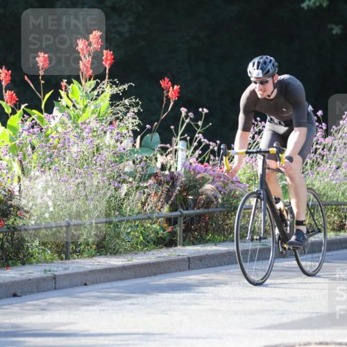 08.09.2024 - Stadtparktriathlon Zöllner http://msf.ph/oto/7013737 08.09.2024 09:15:24 Radfahren 25, 32, 72, 75, 99, 127, 179 meine-sportfotos.de