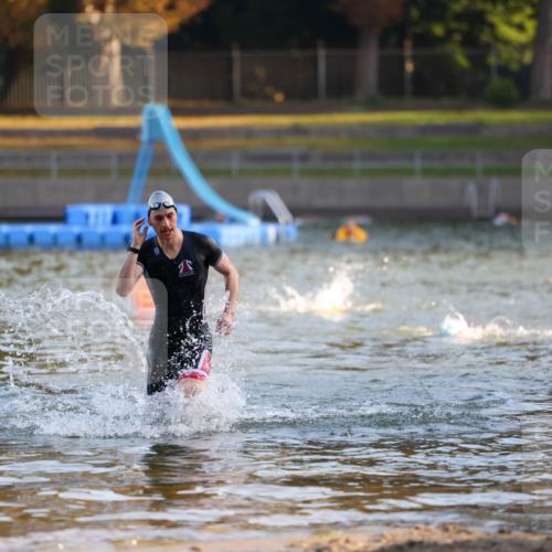 08.09.2024 - Stadtparktriathlon Michael Strokosch http://msf.ph/oto/7013745 08.09.2024 08:45:10 Schwimmen 87 meine-sportfotos.de