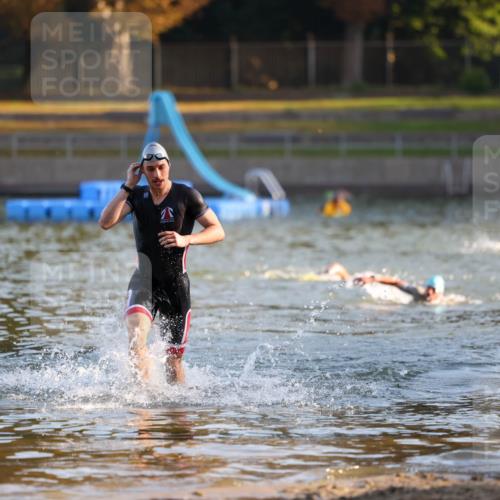 08.09.2024 - Stadtparktriathlon Michael Strokosch http://msf.ph/oto/7013752 08.09.2024 08:45:11 Schwimmen 87 meine-sportfotos.de