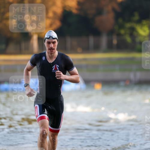 08.09.2024 - Stadtparktriathlon Michael Strokosch http://msf.ph/oto/7013797 08.09.2024 08:45:14 Schwimmen 53, 87 meine-sportfotos.de