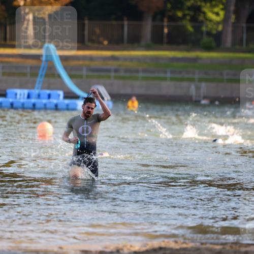 08.09.2024 - Stadtparktriathlon Michael Strokosch http://msf.ph/oto/7013838 08.09.2024 08:45:20 Schwimmen 53 meine-sportfotos.de