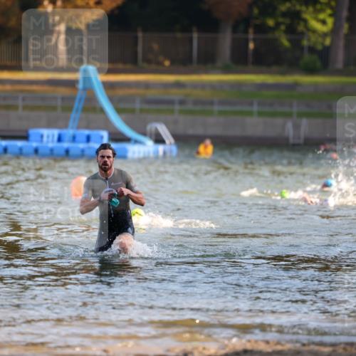 08.09.2024 - Stadtparktriathlon Michael Strokosch http://msf.ph/oto/7013844 08.09.2024 08:45:21 Schwimmen 53 meine-sportfotos.de