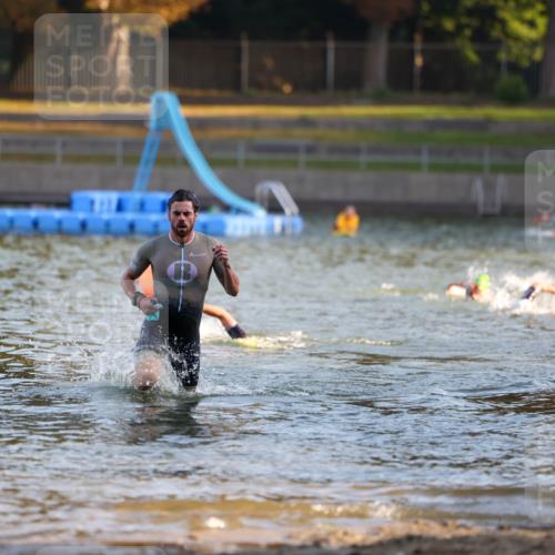 08.09.2024 - Stadtparktriathlon Michael Strokosch http://msf.ph/oto/7013849 08.09.2024 08:45:21 Schwimmen 53 meine-sportfotos.de