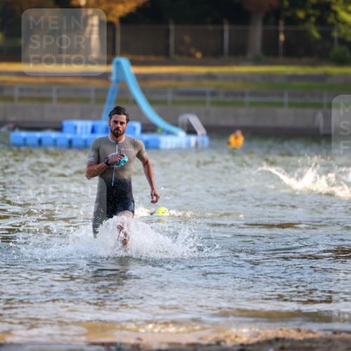 08.09.2024 - Stadtparktriathlon Michael Strokosch http://msf.ph/oto/7013852 08.09.2024 08:45:22 Schwimmen 17, 53 meine-sportfotos.de