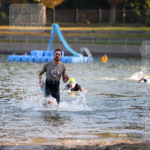 08.09.2024 - Stadtparktriathlon Michael Strokosch http://msf.ph/oto/7013858 08.09.2024 08:45:22 Schwimmen 17, 53 meine-sportfotos.de