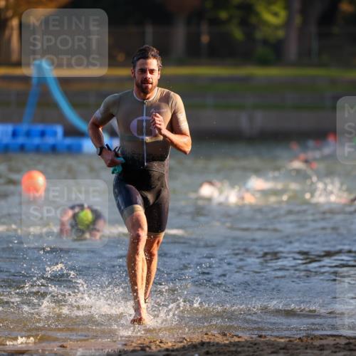 08.09.2024 - Stadtparktriathlon Michael Strokosch http://msf.ph/oto/7013900 08.09.2024 08:45:25 Schwimmen 17, 53 meine-sportfotos.de