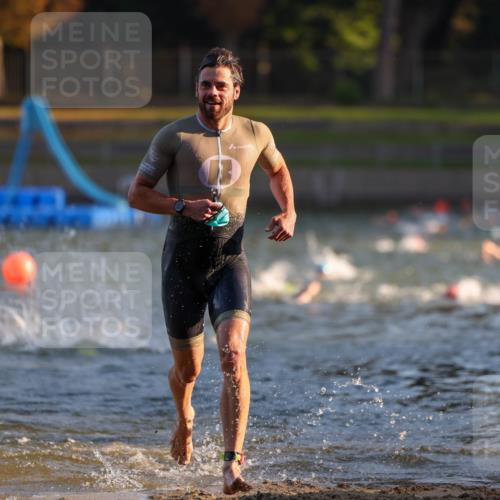 08.09.2024 - Stadtparktriathlon Michael Strokosch http://msf.ph/oto/7013905 08.09.2024 08:45:25 Schwimmen 17, 53 meine-sportfotos.de