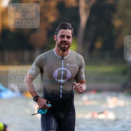 08.09.2024 - Stadtparktriathlon Michael Strokosch http://msf.ph/oto/7013938 08.09.2024 08:45:26 Schwimmen 17, 53 meine-sportfotos.de