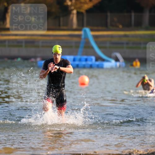 08.09.2024 - Stadtparktriathlon Michael Strokosch http://msf.ph/oto/7013974 08.09.2024 08:45:30 Schwimmen 11, 17 meine-sportfotos.de