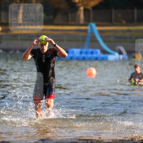 08.09.2024 - Stadtparktriathlon Michael Strokosch http://msf.ph/oto/7013997 08.09.2024 08:45:31 Schwimmen 11, 17, 49 meine-sportfotos.de