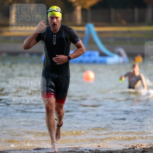 08.09.2024 - Stadtparktriathlon Michael Strokosch http://msf.ph/oto/7014044 08.09.2024 08:45:33 Schwimmen 11, 17, 49, 75 meine-sportfotos.de