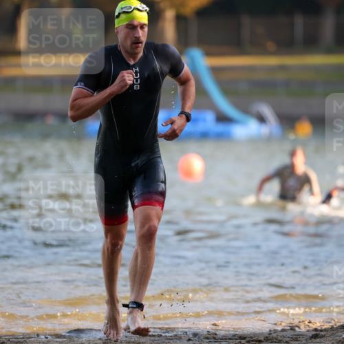 08.09.2024 - Stadtparktriathlon Michael Strokosch http://msf.ph/oto/7014055 08.09.2024 08:45:34 Schwimmen 11, 17, 49, 75 meine-sportfotos.de
