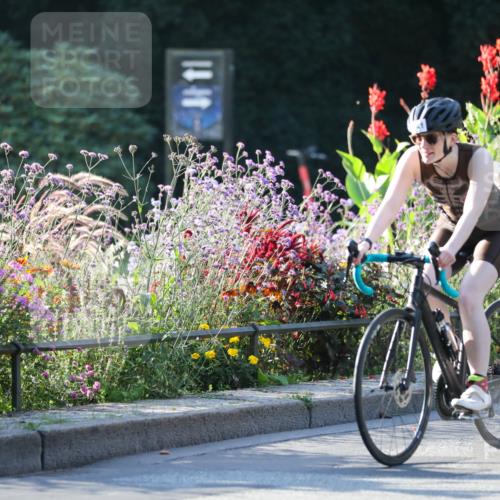 08.09.2024 - Stadtparktriathlon Zöllner http://msf.ph/oto/7014061 08.09.2024 09:17:09 Radfahren 27, 74, 85, 116, 141, 174 meine-sportfotos.de