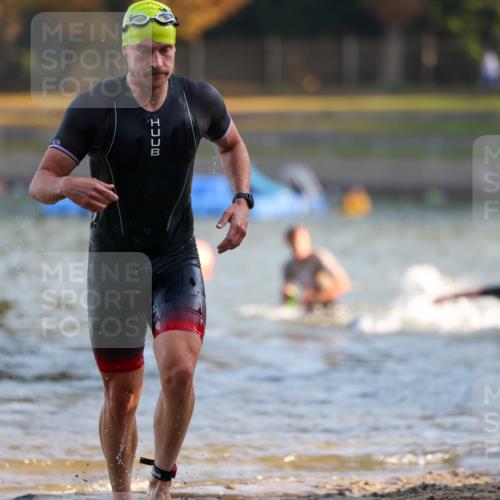 08.09.2024 - Stadtparktriathlon Michael Strokosch http://msf.ph/oto/7014069 08.09.2024 08:45:34 Schwimmen 11, 17, 49, 75 meine-sportfotos.de