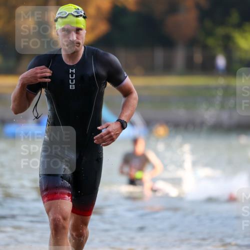 08.09.2024 - Stadtparktriathlon Michael Strokosch http://msf.ph/oto/7014081 08.09.2024 08:45:35 Schwimmen 11, 17, 49, 75 meine-sportfotos.de