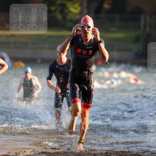 08.09.2024 - Stadtparktriathlon Michael Strokosch http://msf.ph/oto/7014174 08.09.2024 08:45:42 Schwimmen 11, 49, 59, 75 meine-sportfotos.de