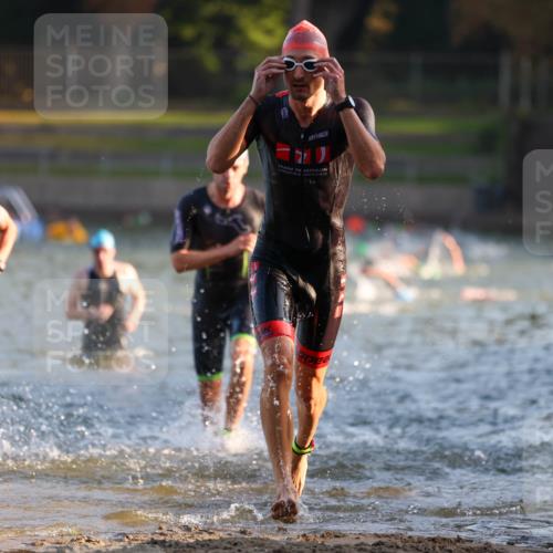 08.09.2024 - Stadtparktriathlon Michael Strokosch http://msf.ph/oto/7014178 08.09.2024 08:45:42 Schwimmen 11, 49, 59, 75 meine-sportfotos.de