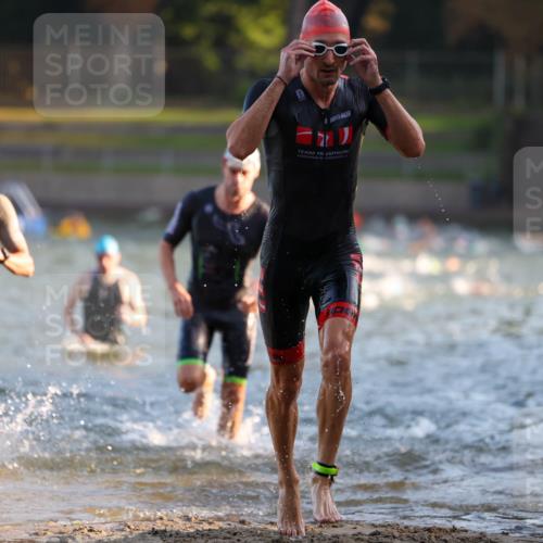08.09.2024 - Stadtparktriathlon Michael Strokosch http://msf.ph/oto/7014184 08.09.2024 08:45:42 Schwimmen 11, 49, 59, 75 meine-sportfotos.de