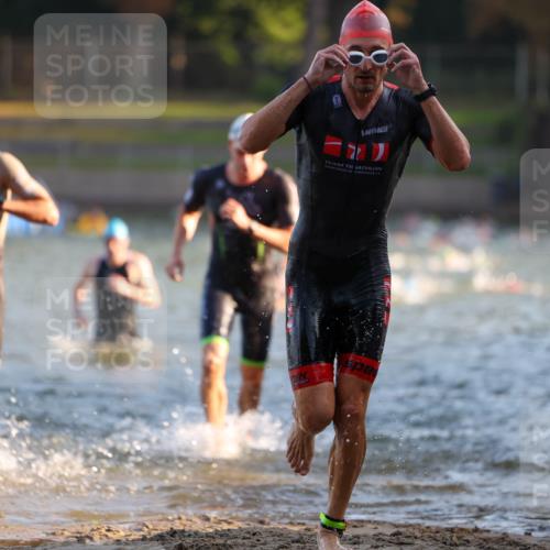 08.09.2024 - Stadtparktriathlon Michael Strokosch http://msf.ph/oto/7014198 08.09.2024 08:45:42 Schwimmen 11, 49, 59, 75 meine-sportfotos.de