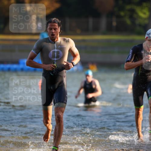 08.09.2024 - Stadtparktriathlon Michael Strokosch http://msf.ph/oto/7014220 08.09.2024 08:45:43 Schwimmen 11, 49, 59, 75 meine-sportfotos.de