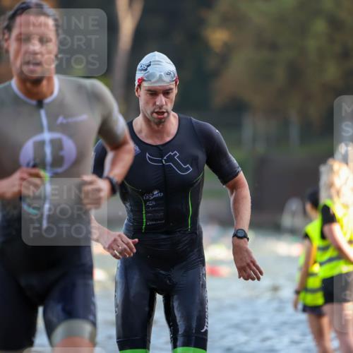 08.09.2024 - Stadtparktriathlon Michael Strokosch http://msf.ph/oto/7014267 08.09.2024 08:45:45 Schwimmen 11, 49, 59, 75 meine-sportfotos.de