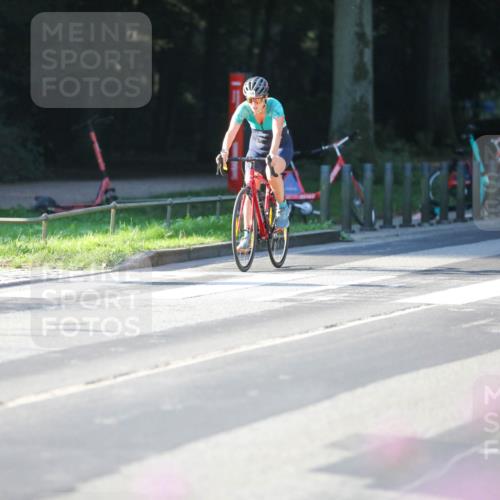 08.09.2024 - Stadtparktriathlon Zöllner http://msf.ph/oto/7014279 08.09.2024 09:18:08 Radfahren 60, 61, 100, 128, 140, 144 meine-sportfotos.de