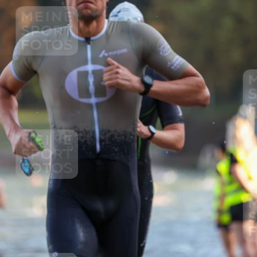 08.09.2024 - Stadtparktriathlon Michael Strokosch http://msf.ph/oto/7014280 08.09.2024 08:45:46 Schwimmen 49, 59, 75 meine-sportfotos.de