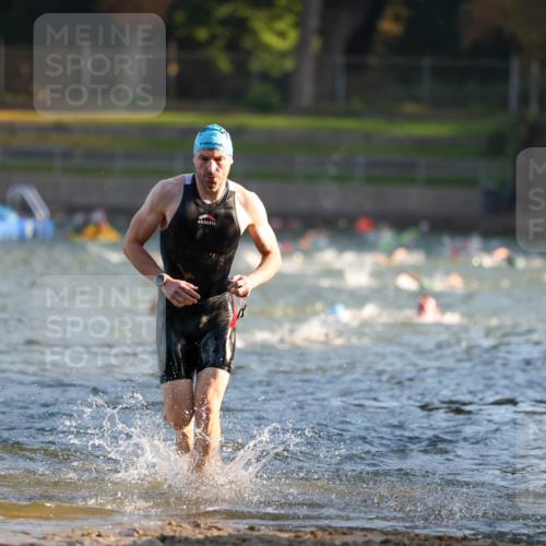 08.09.2024 - Stadtparktriathlon Michael Strokosch http://msf.ph/oto/7014311 08.09.2024 08:45:51 Schwimmen 56, 59 meine-sportfotos.de
